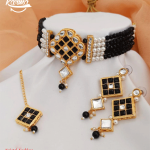 Black Crystal Pearl Necklace Set